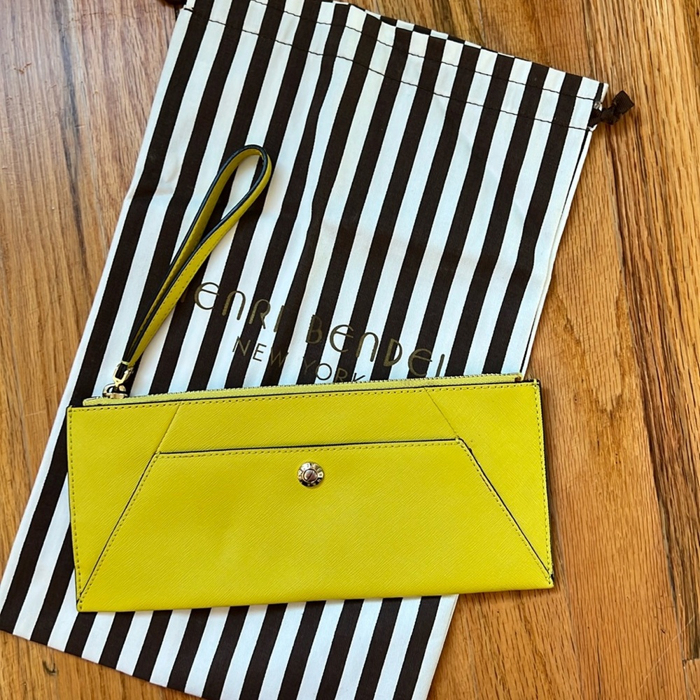 Henri Bendel Wristlet